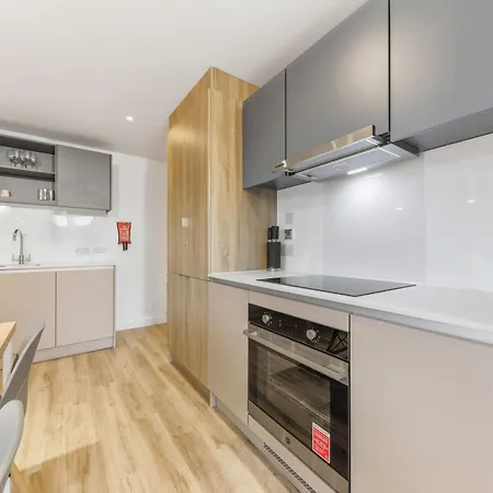 Brand New Student Only Ensuite In Semesterbostad