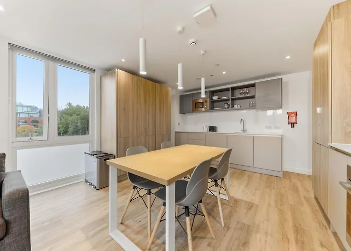 Brand New Student Only Ensuite In Leeds * Elland