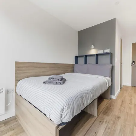 펜션 Brand New Student Only Ensuite In *